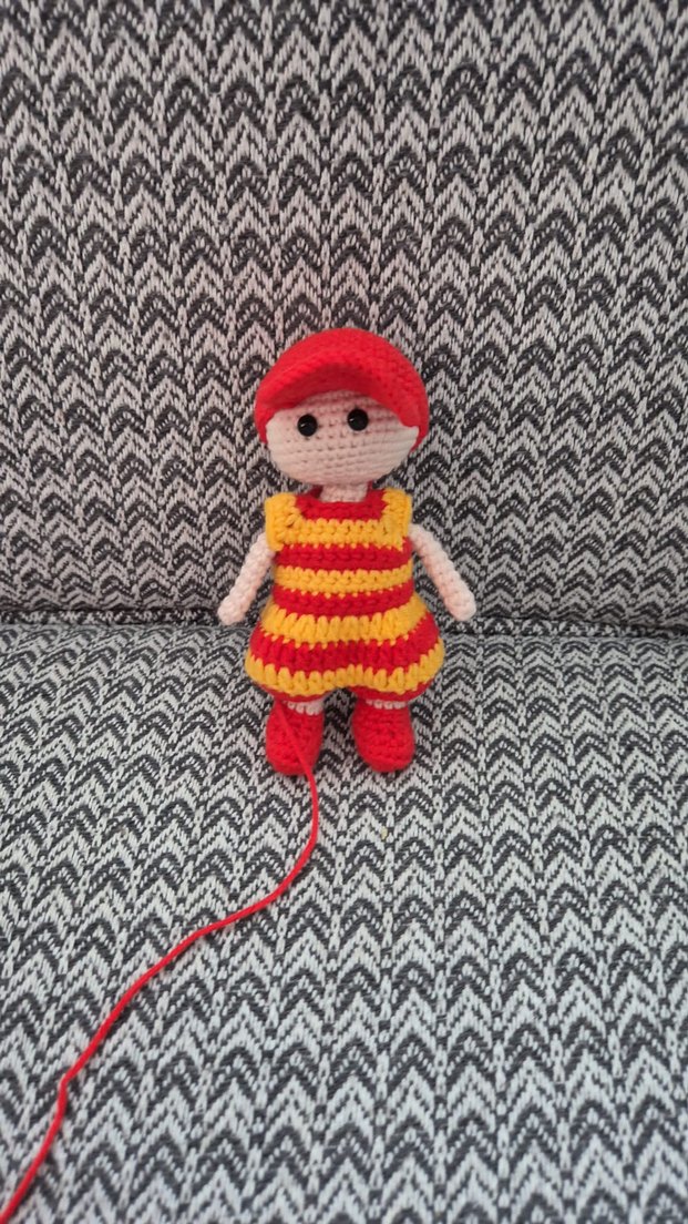 Renkli Amigurumi El Örgüsü Bebek